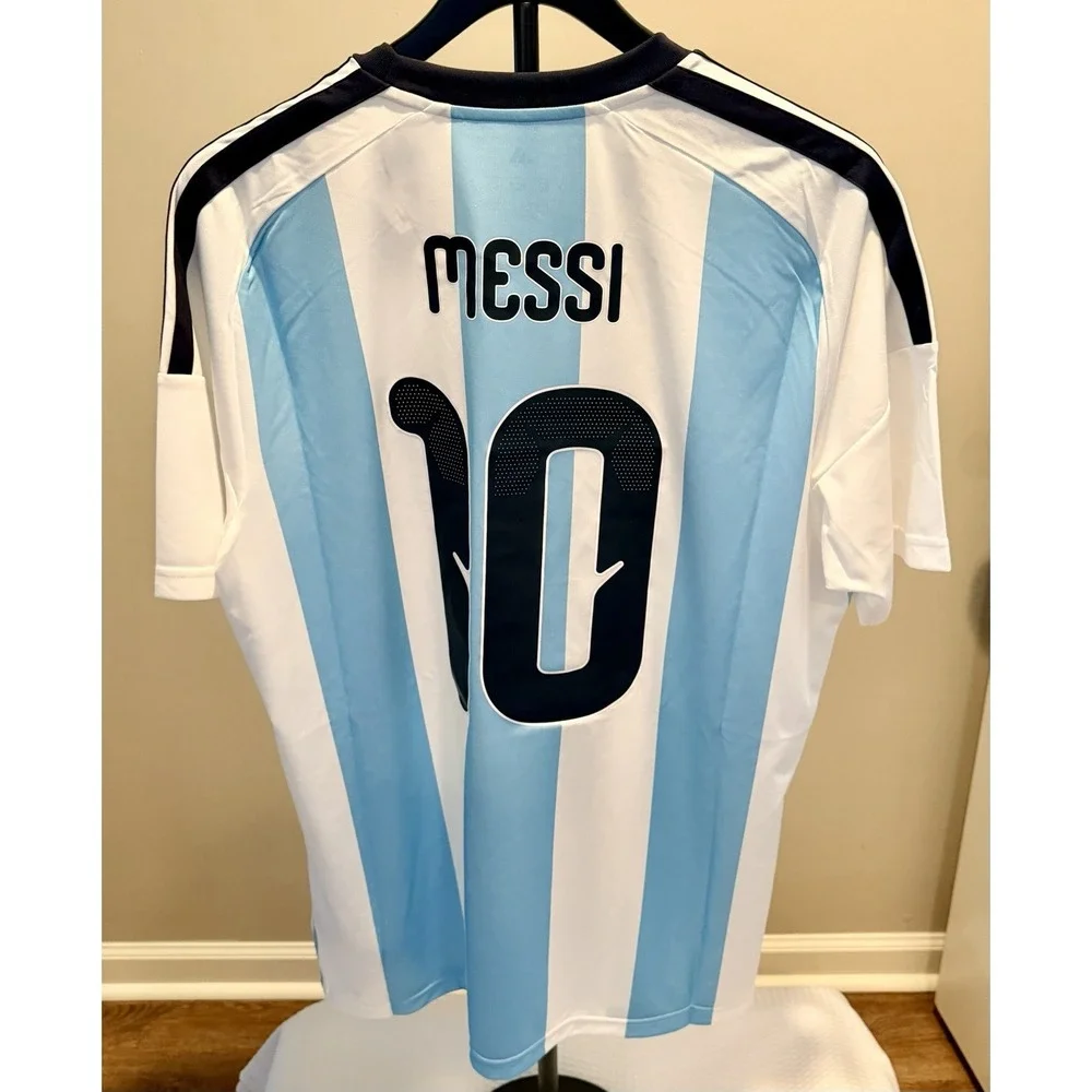 AUTHENTIC Argentina Jersey Mens Size XLarge Messi 10  Home 2022 World Cup Adidas
